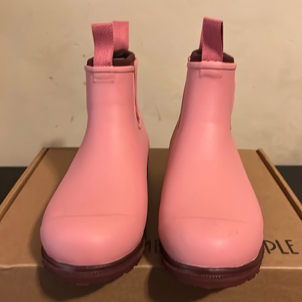 Merry People Bobbi Rain Boots in dusty pink